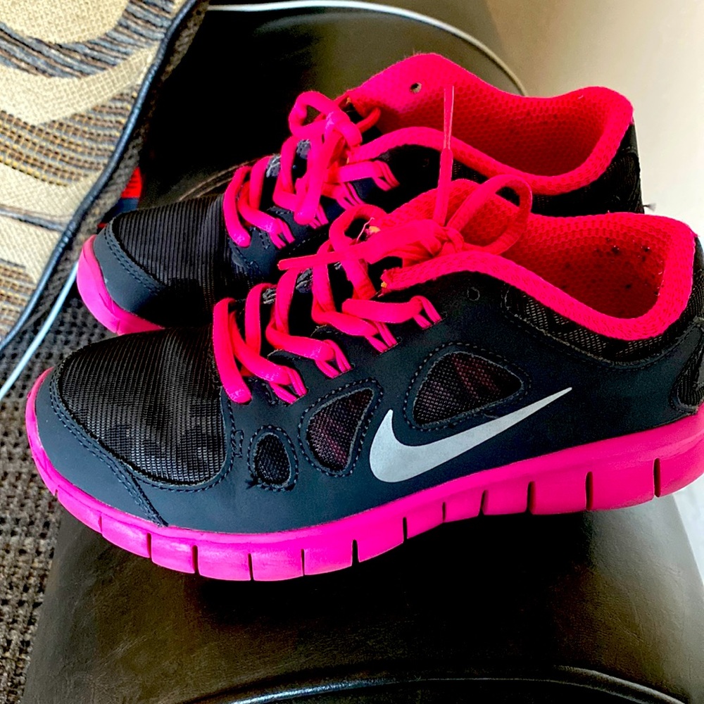 Black and Pink Leopard Nike Sneakers Girls Size 3.5
